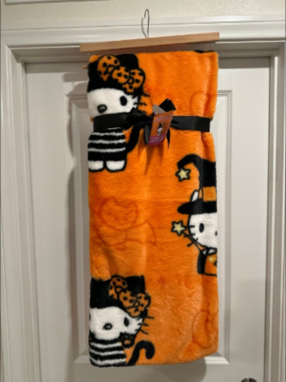 hello Kitty 2026 Halloween blanket